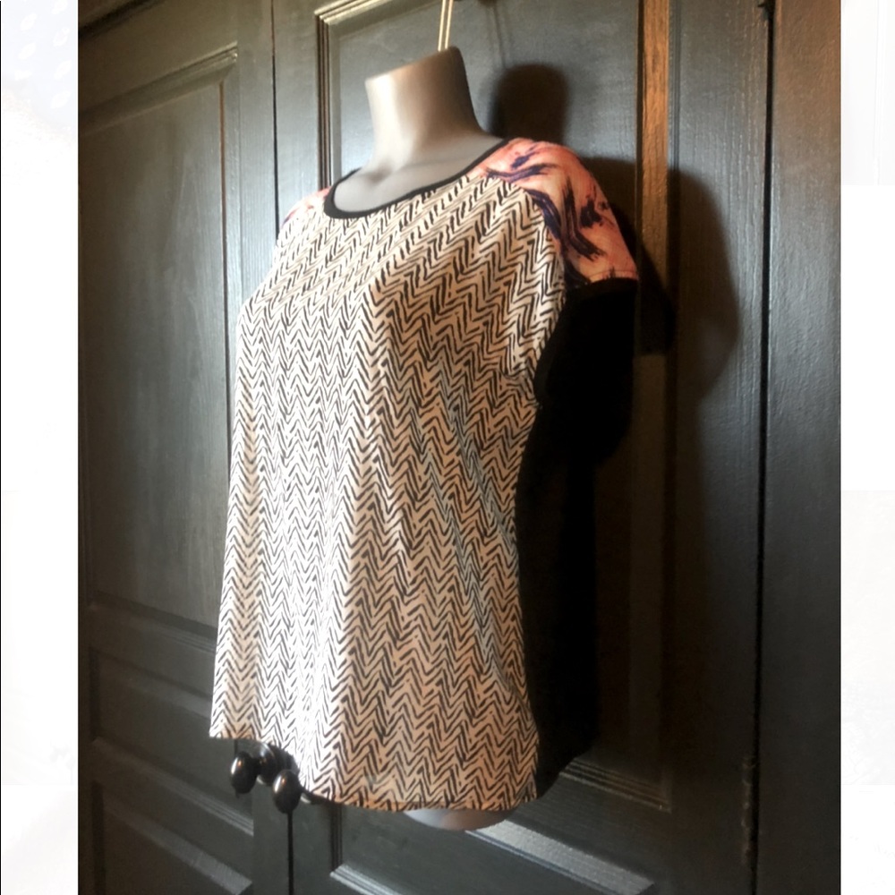 Black and White Geometric Blouse